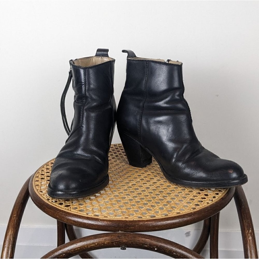 Acne studios the pistol bootie 39